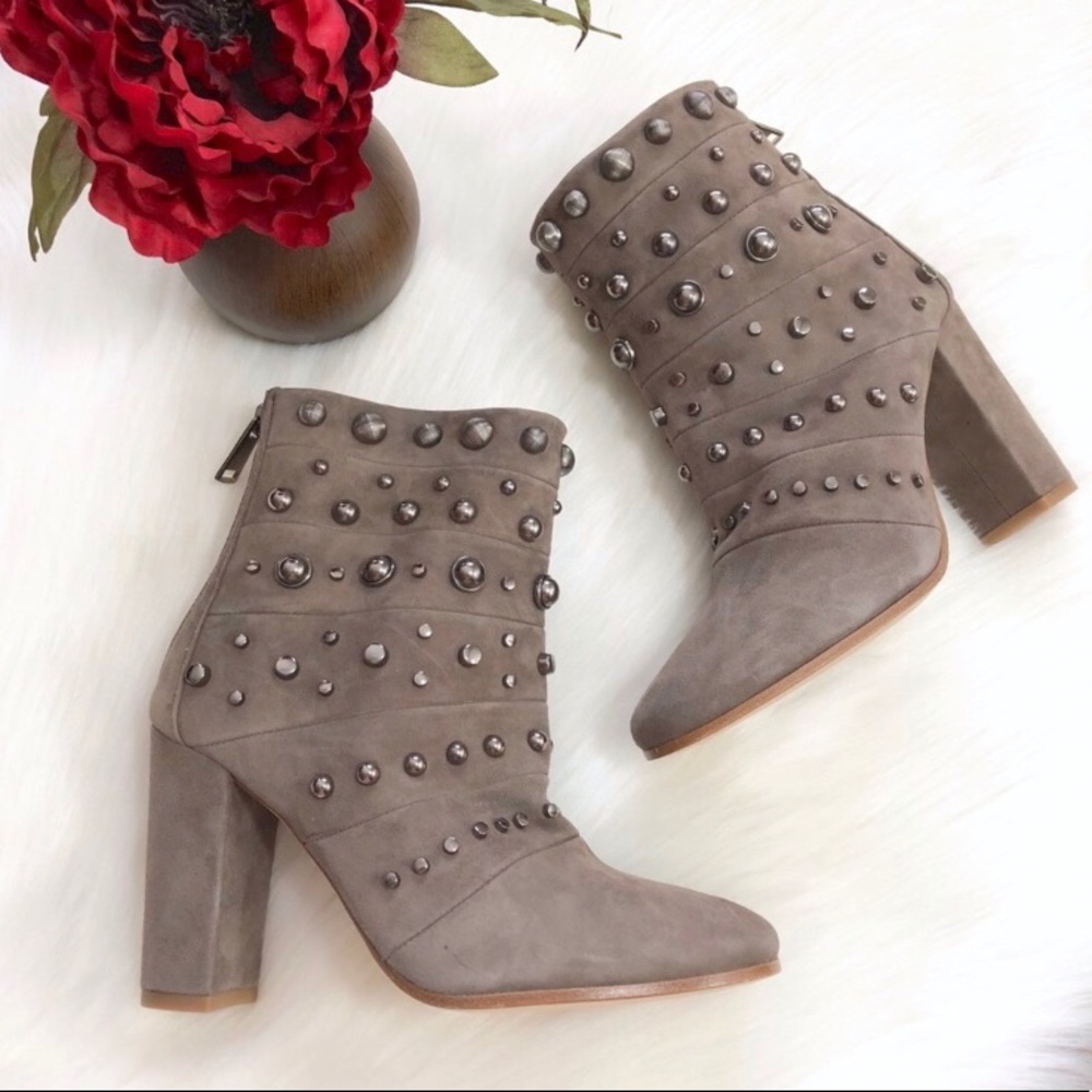 Badgley Mischka Kurt studded suede ankle boots 6.5